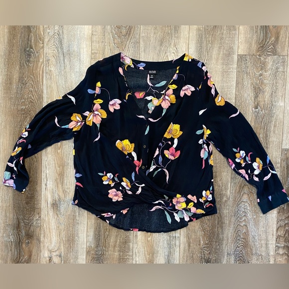 Flowered Top - Picture 7 of 11